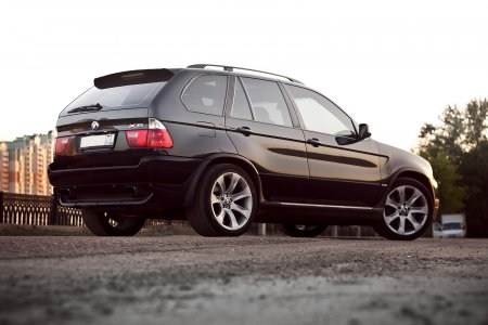 BMW X5 E53  4.8iS фото сзади