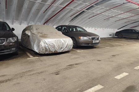 Накрыл на парковке