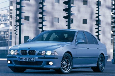 BMW M5 (E39). Кузов E39 — тот же, что у 540i с мотором M62. Фото: BMW Group