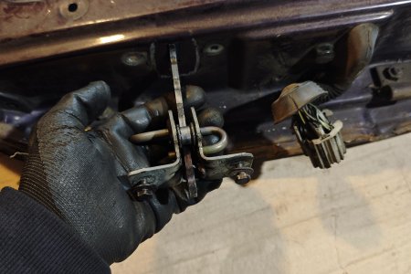 Ограничитель двери