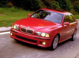 BMW M5 (E39) 2000 года. Фото: BMW Group BMW M5 (E39) 2000 года. Фото: BMW Group