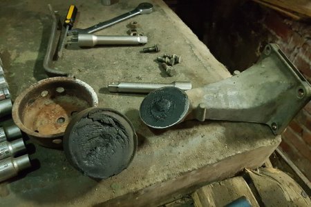 Открутил лапу и подушку
