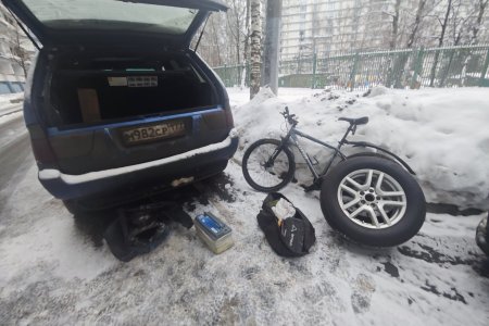 Ставлю акумулятор обратно