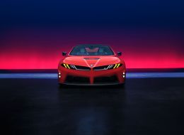 BMW M Concept Neue Klasse: единый блок фар и решётки радиатора, жёлтые огни M Yellow Lights и Track Lights в бампере. Фото: BMW Group