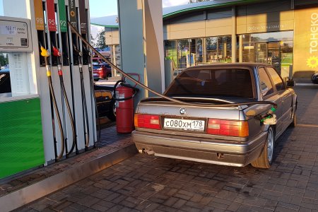 Первая заправка в Питере, до полного