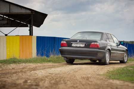 bmw e38 730i фото сзади