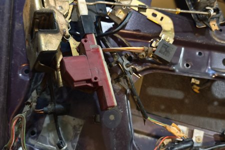 Вытащил замок