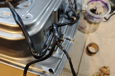 Перемотал проводку изолентой