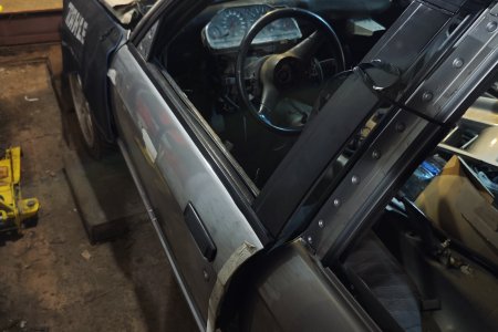 Дверь собрана и на месте