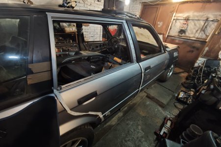 Задняя дверь