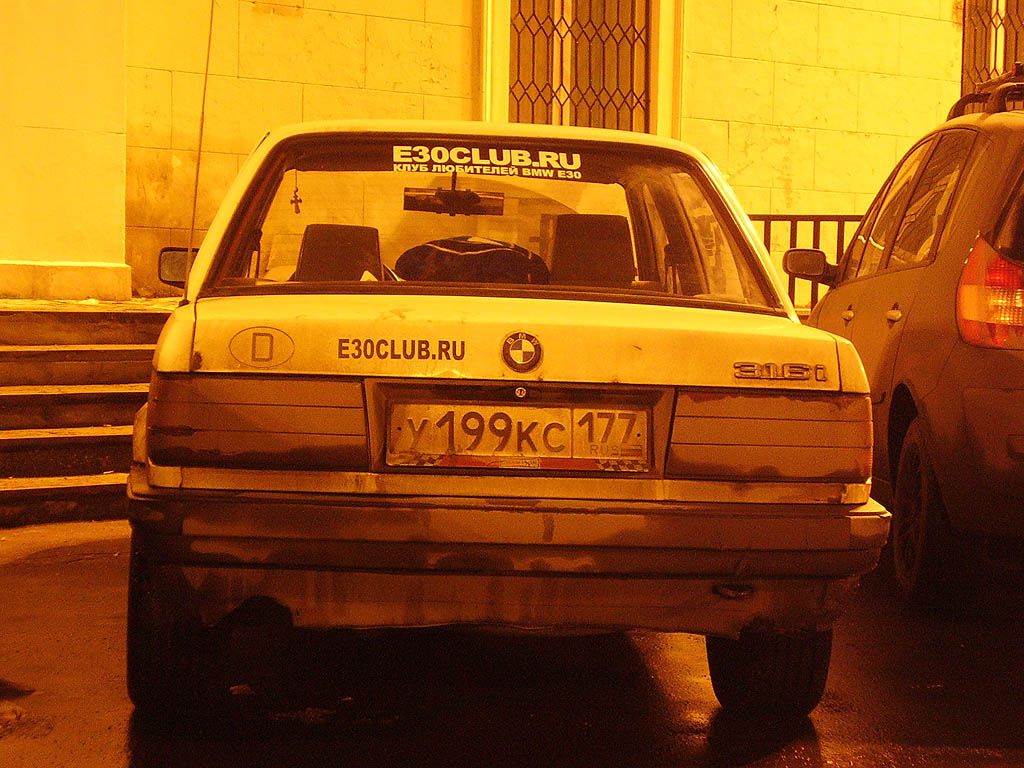 BMW E30 316i Alpinweis