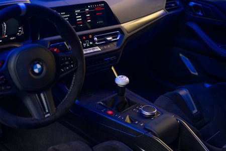 Салон BMW 3.0 CSL с шестиступенчатой механической коробкой. Фото: BMW Group