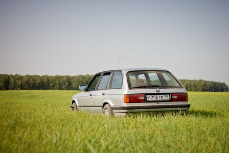 BMW E30 325 Touring Brock B1