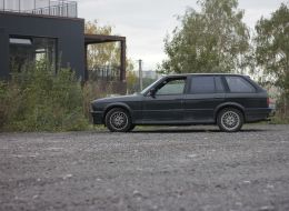 BMW E30 325iX Touring