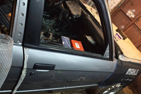 Дверь на месте